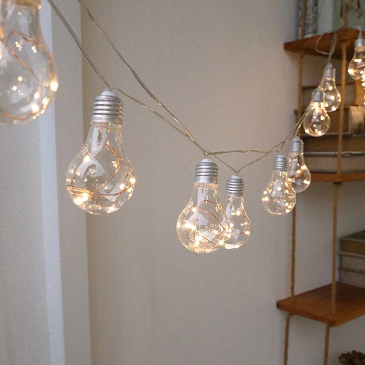 Соларен гирлянд с 10 топло светещи LED крушки - 1769